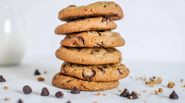 wide-selective-closeup-shot-stack-baked-chocolate-cookies